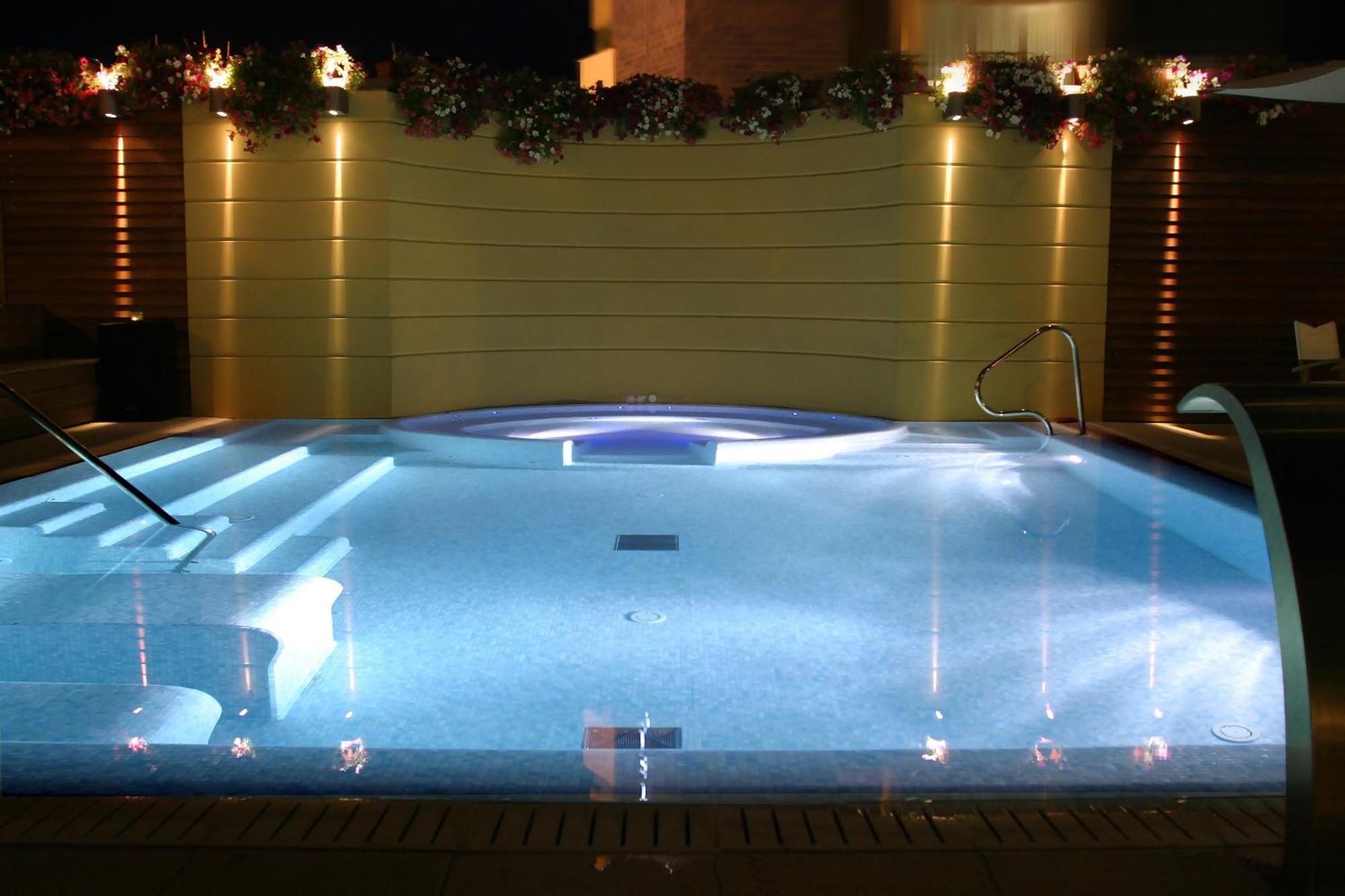 Novecento Suite Hotel Riccione Esterno foto
