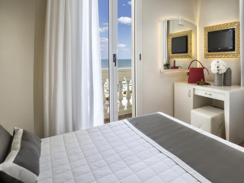 Novecento Suite Hotel Riccione Esterno foto
