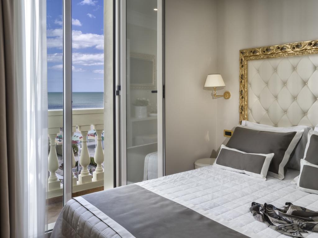 Novecento Suite Hotel Riccione Esterno foto