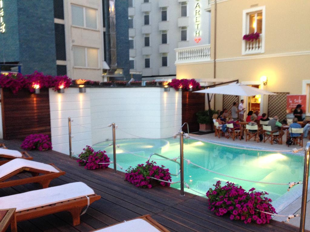 Novecento Suite Hotel Riccione Esterno foto