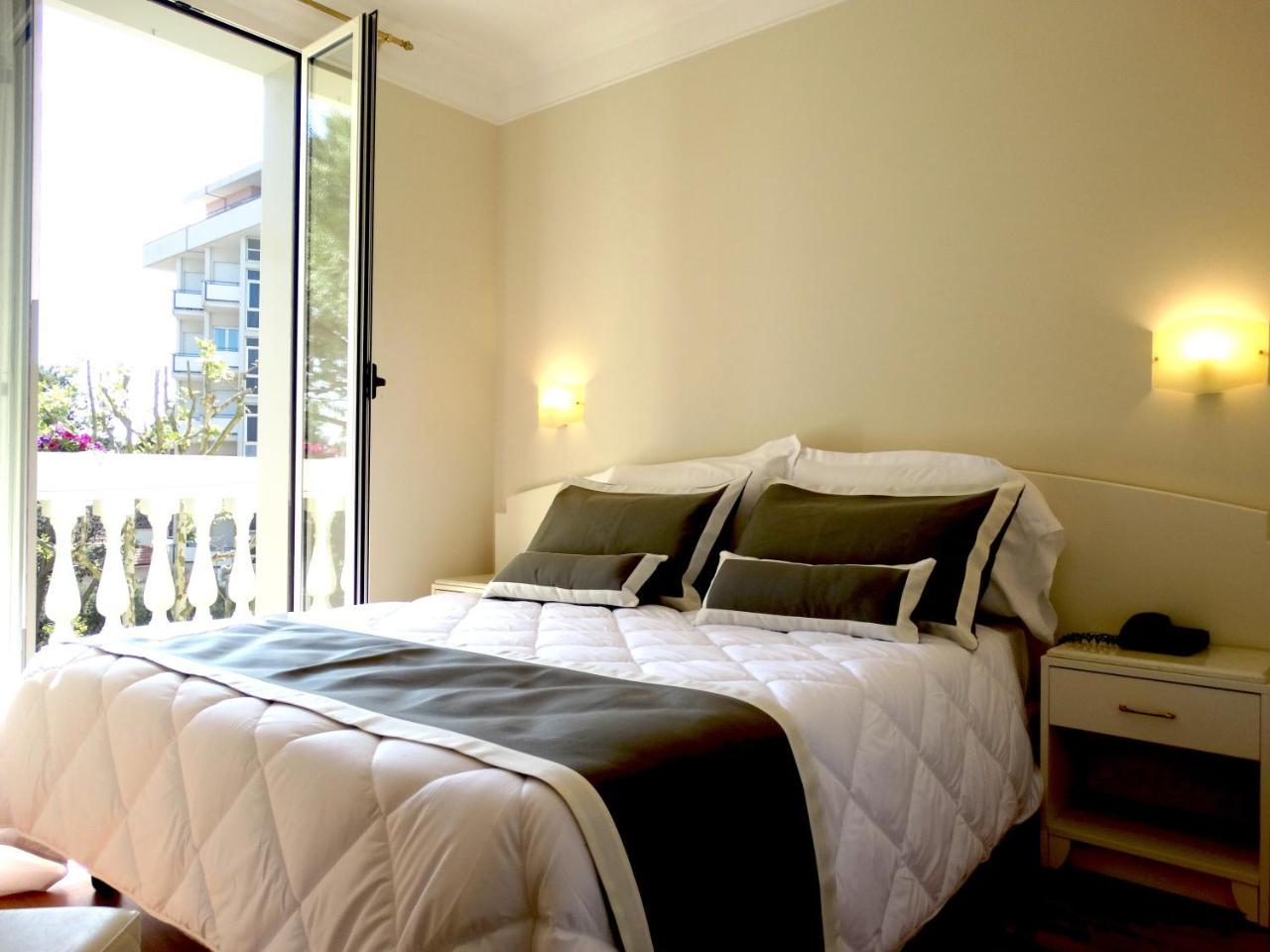 Novecento Suite Hotel Riccione Esterno foto