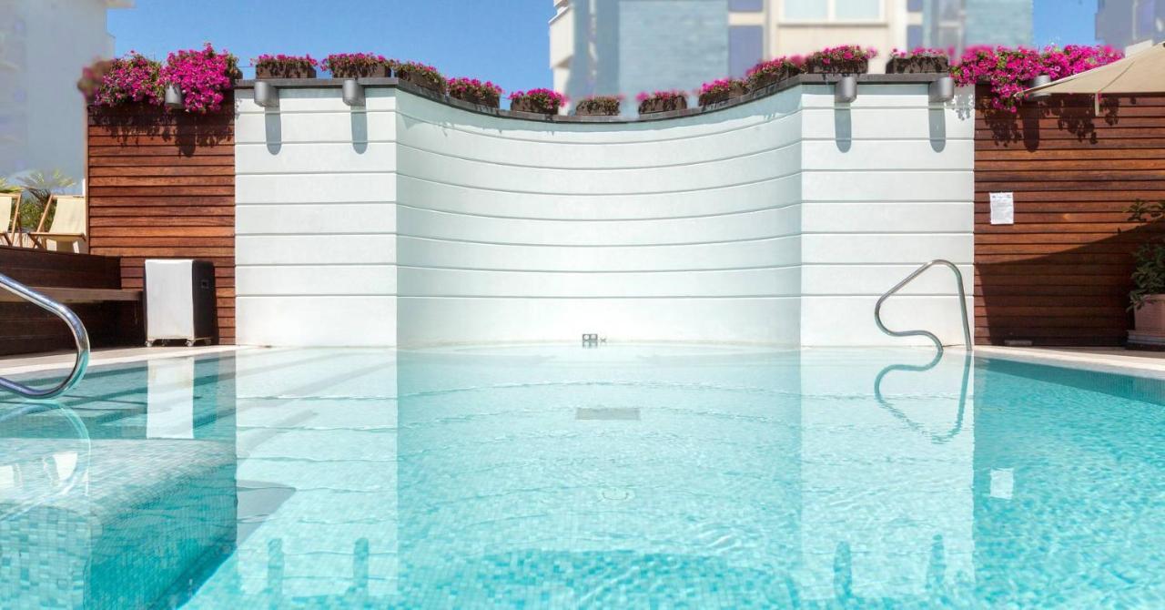 Novecento Suite Hotel Riccione Esterno foto