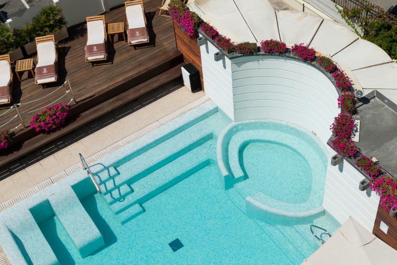 Novecento Suite Hotel Riccione Esterno foto